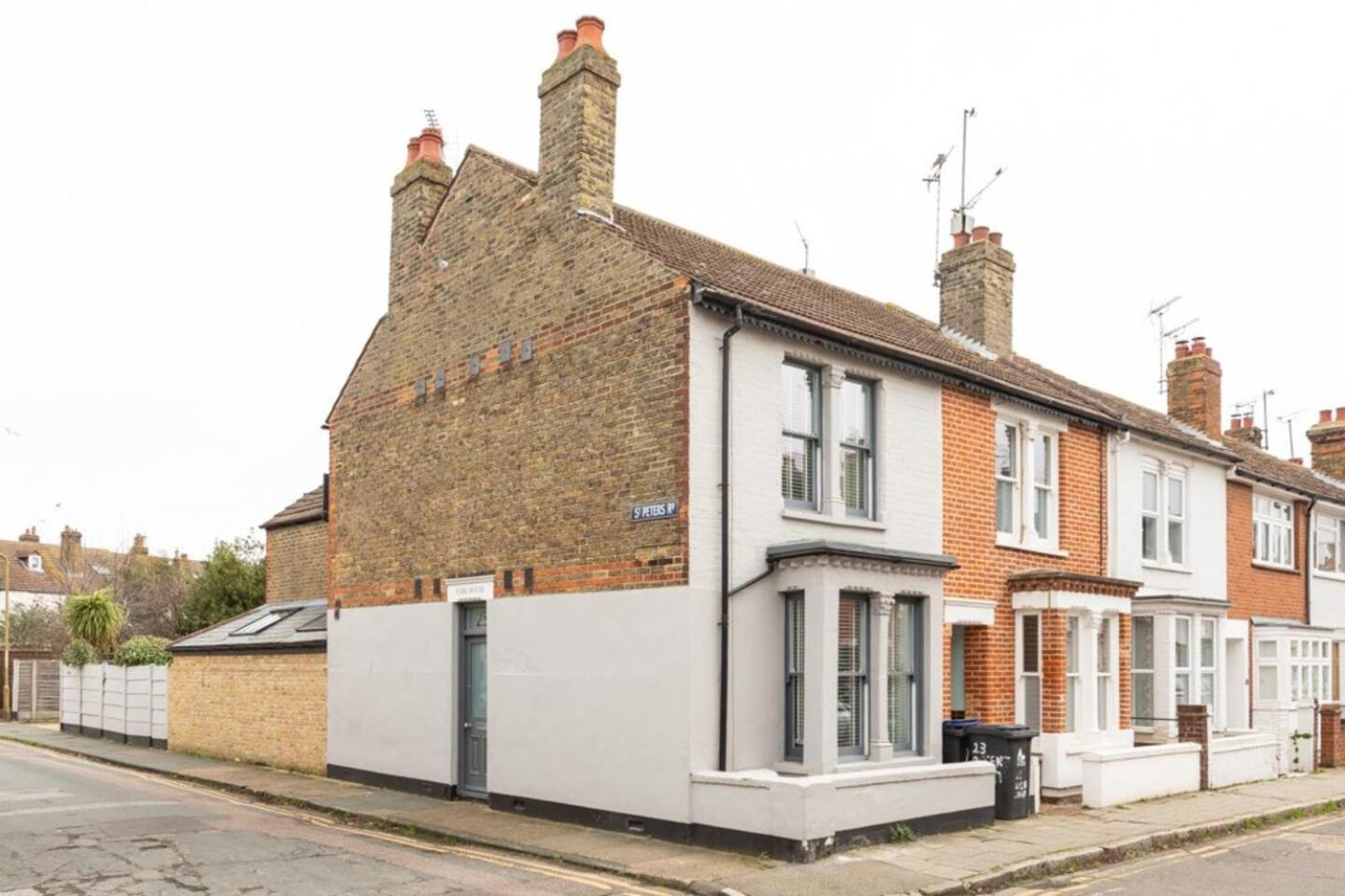فيلا York House وايتستابل المظهر الخارجي الصورة
